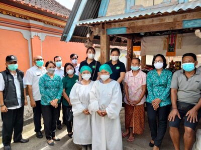 KEGIATAN VAKSINASI PENDUDUK DISABILITAS SECARA DOOR TO DOOR (HOME CARE) KELURAHAN PENATIH BERSAMA TIM PENGGERAK PKK KOTA DENPASAR