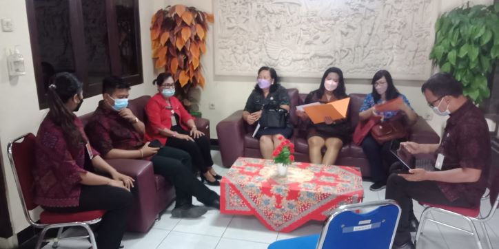 MONITORING SIAK (SISTEM INFORMASI ADMINISTRASI KEPENDUDUKAN) DI KELURAHAN PENATIH OLEH TIM BIDANG SIAK DINAS KEPENDUDUKAN DAN PENCATATAN SIPIL KOTA DENPASAR