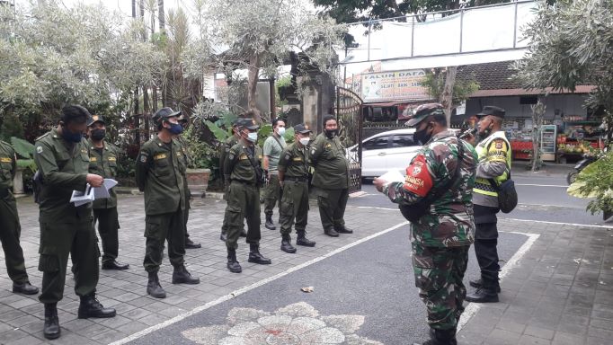 PENJAGAAN PADA HARI PERGANTIAN TAHUN BARU DI KELURAHAN PENATIH